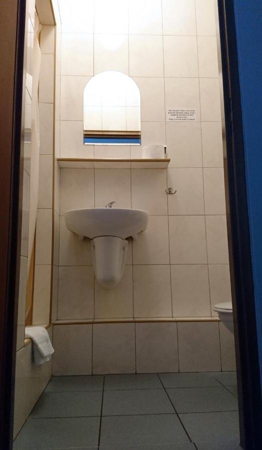 Dom Weselny Wenus Pokoje Hotelowe Przedborz Kültér fotó